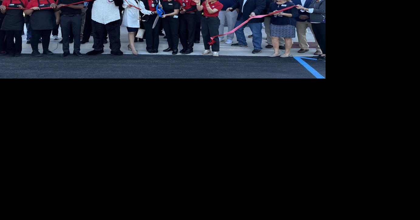 Panda Express celebrates the opening of new location in Salem