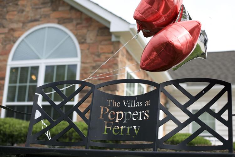 Villas at 10 Voicing thanks to the workers