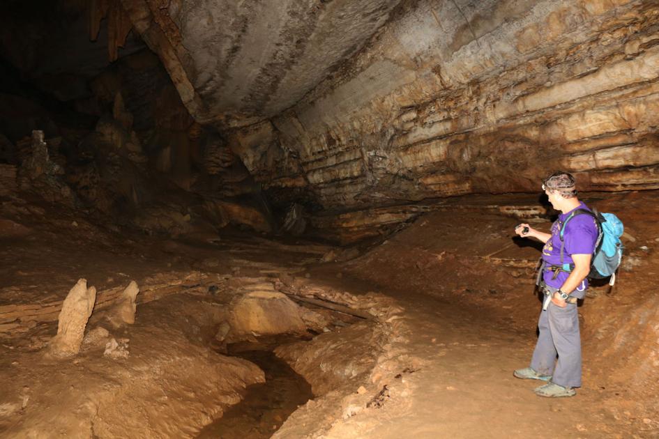 Giles County Historical Society opens exhibit to Giant Caverns Giles