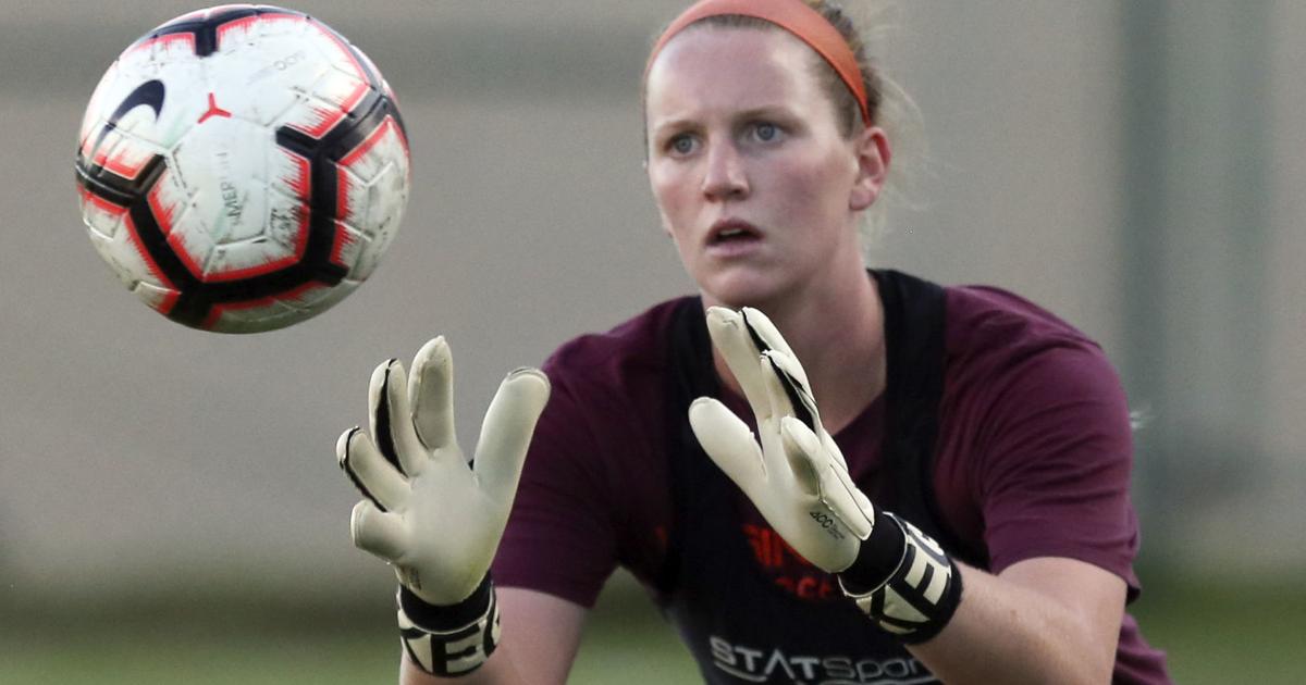 Virginia Tech goalie Mandy McGlynn a soccer 'superhero'