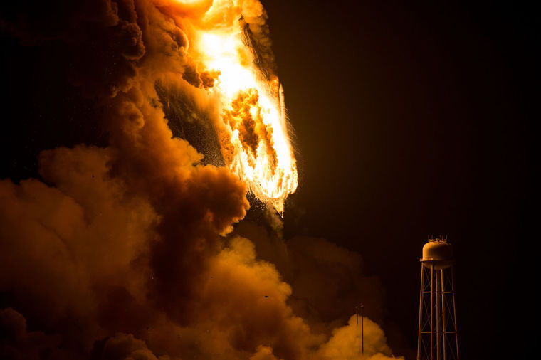 NASA images of Wallops Island explosion Gallery