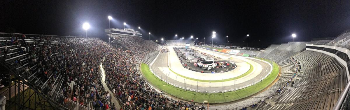Late night at Martinsville Speedway LMS event ends with Peters in front | National | roanoke.com
