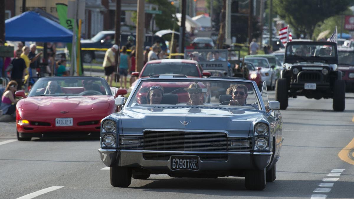 Standouts Include Legacy Motown Revue Star City Cruisers Car Show