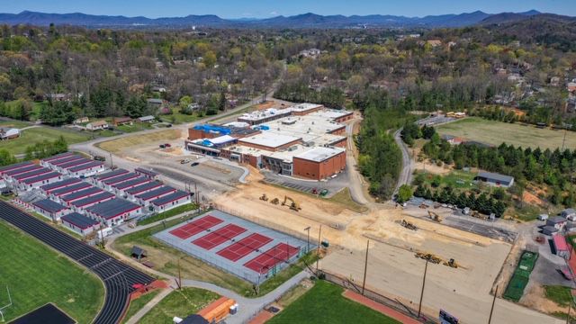 Roanoke County explores alternative graduation options; Cave Spring ...