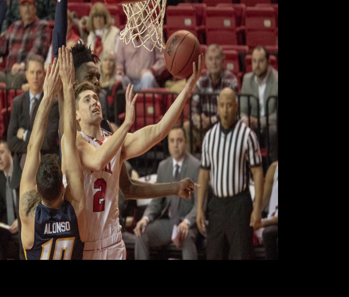 Vmi Men S Basketball Keydets Fall Just Short Against Socon Front Runner Unc Greensboro College Roanoke Com