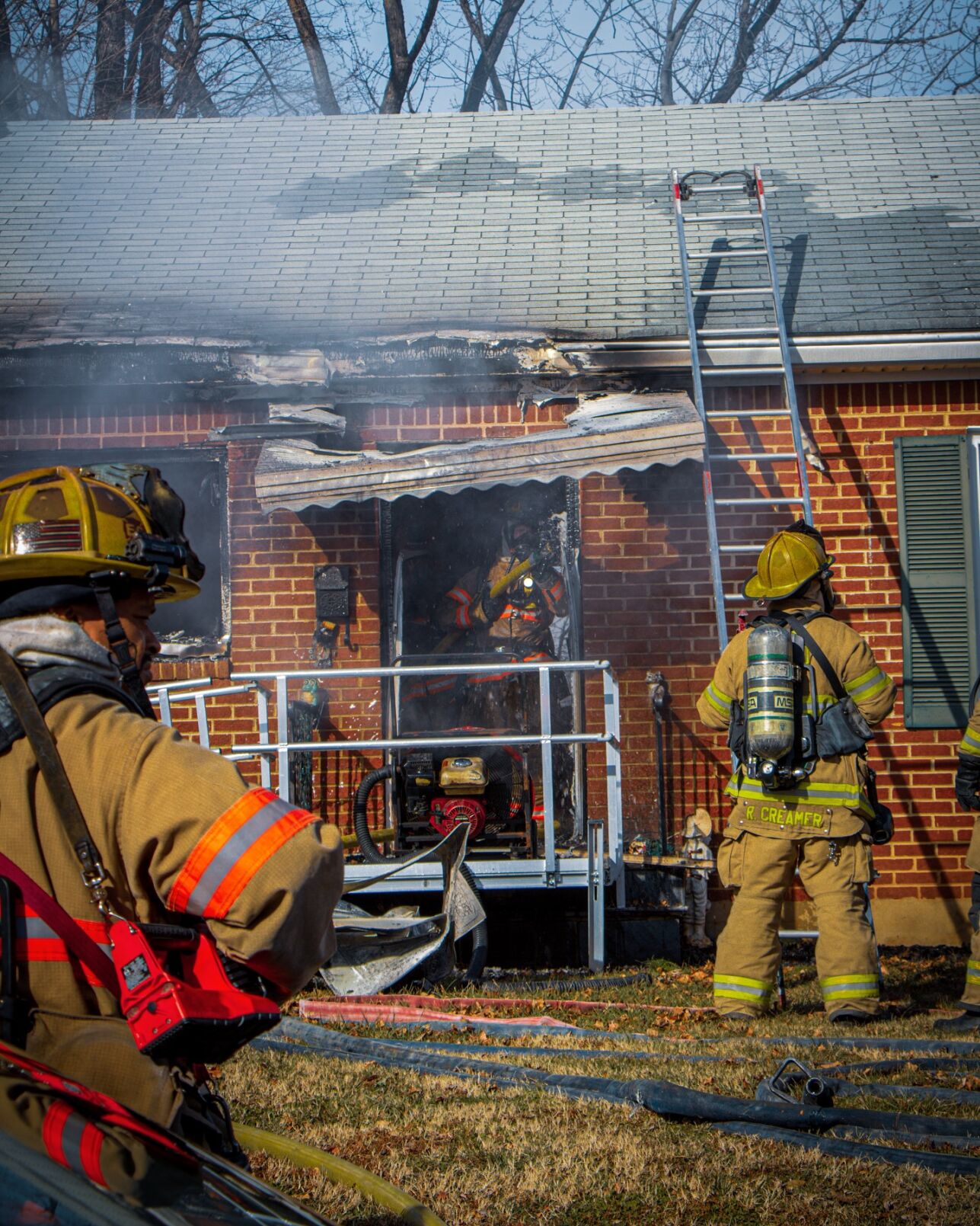 2 people critically injured in northwest Roanoke house fire