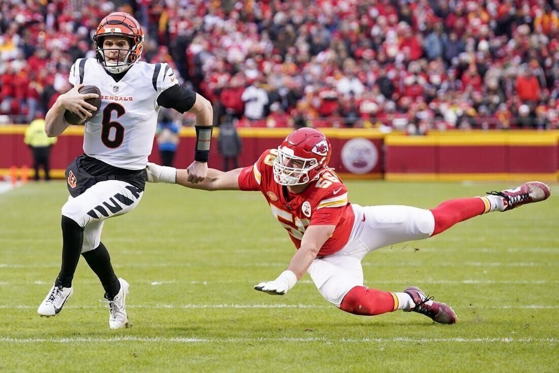 Chiefs win 8th consecutive AFC West title with 25-17 win over Bengals