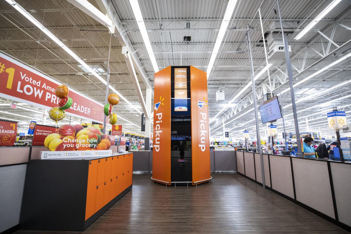 Walmart’s robot zips along in tech revolution that’s raising big