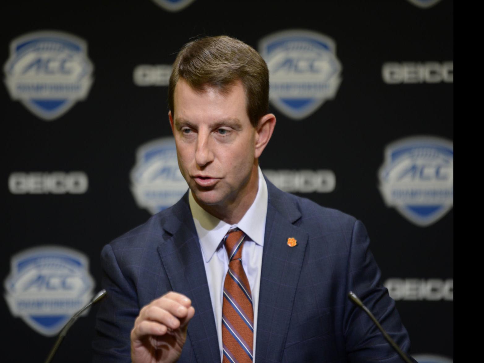 Uva Football Notebook Clemson S Swinney Impressed With Cavs