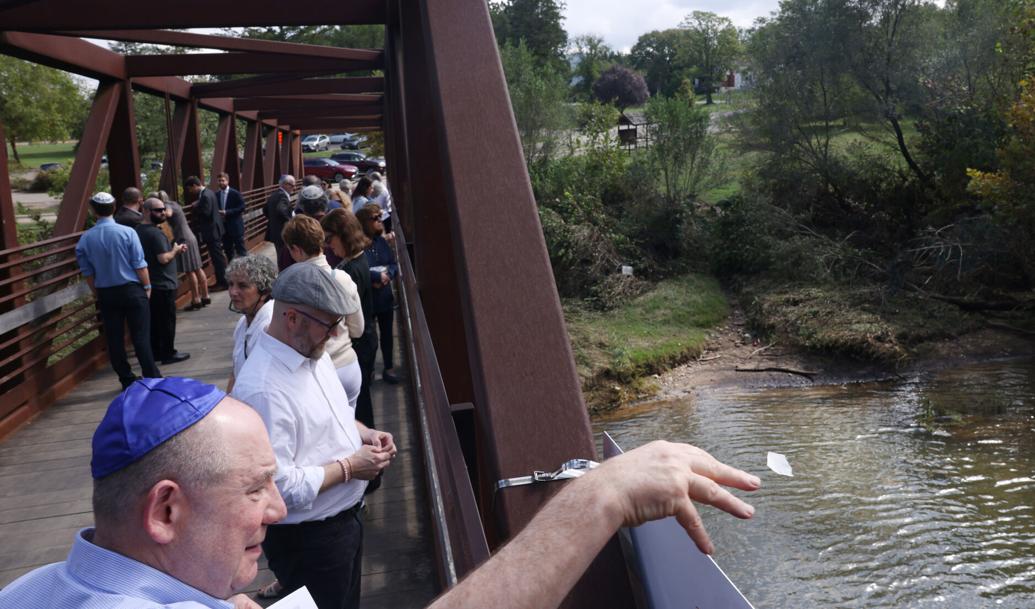 Photos and video Tashlich service on the first day of Rosh Hashana
