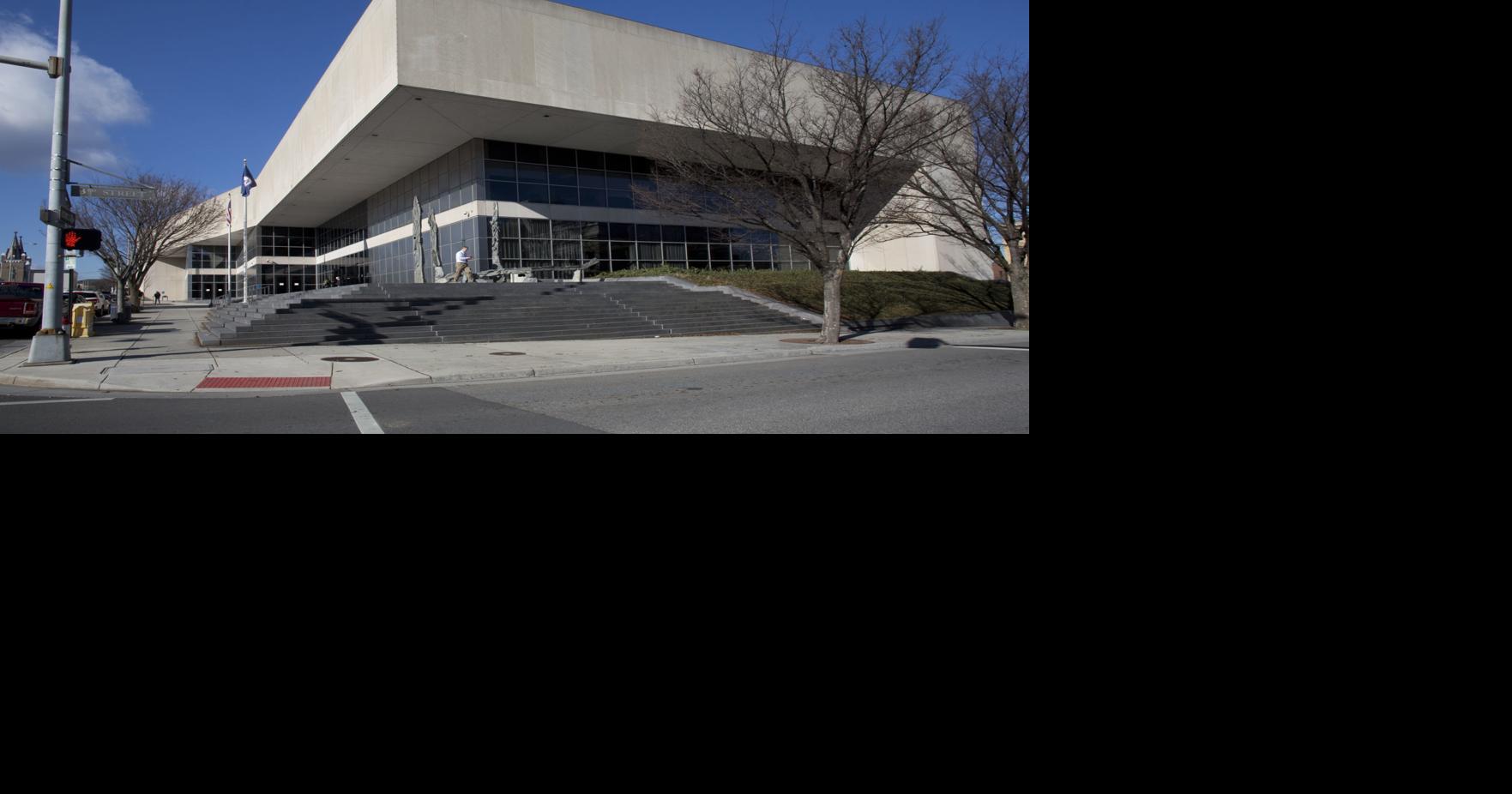 Roanoke Circuit Court clerk #39 s office now limiting walk in traffic