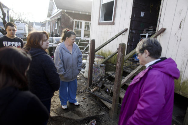 10 People Displaced, 5 Dogs Rescued After Roanoke Fire