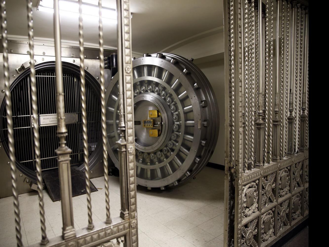 Former Wells Fargo Building Stokes Downtown Roanoke Speculation Business News Roanoke Com