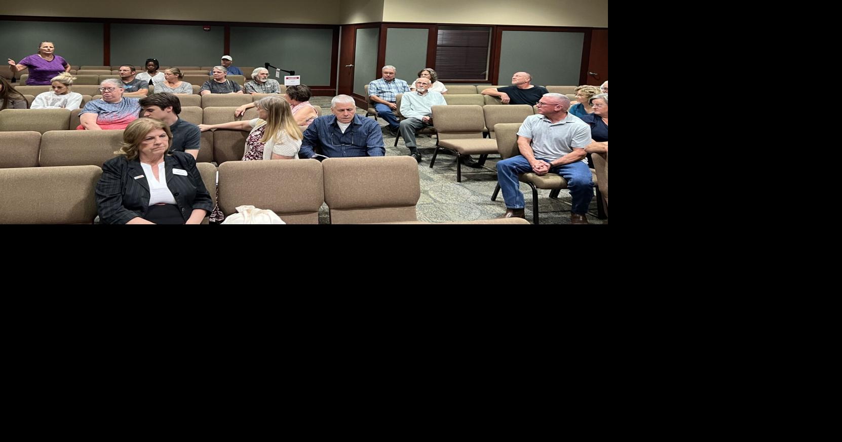 Franklin County Board of Supervisors crowd