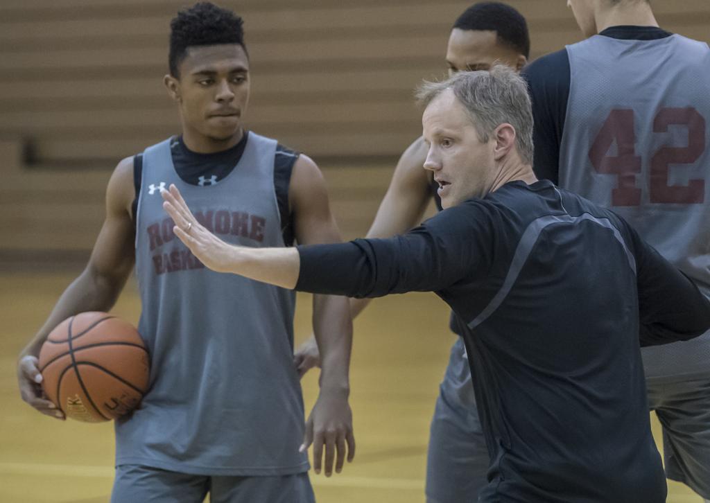 Roanoke College Men S Basketball Team Aims For Odac Title