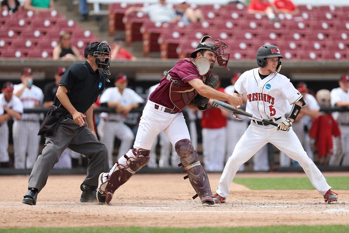 Roanoke drops to losers' bracket after 111 loss at D3 baseball tourney