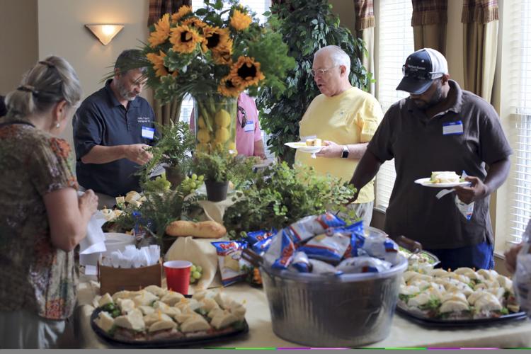 Villas at 10 Voicing thanks to the workers