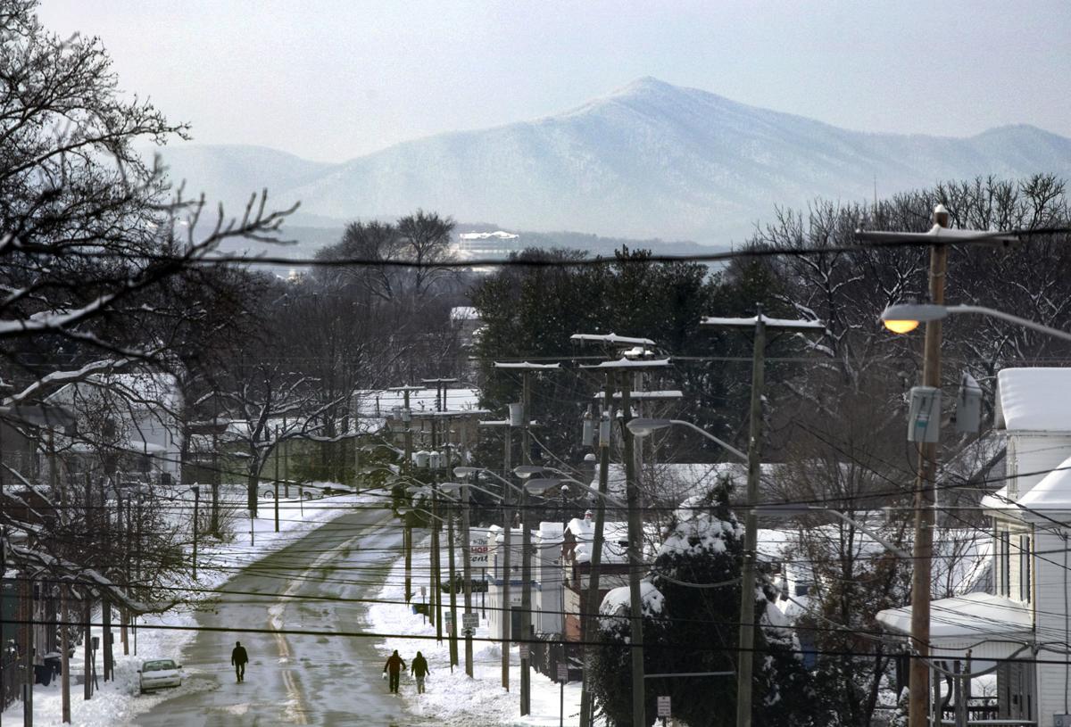 Power Outages Hit Hardest In Far Southwest After Snowstorm Dumps Across Virginia Local News Roanoke Com