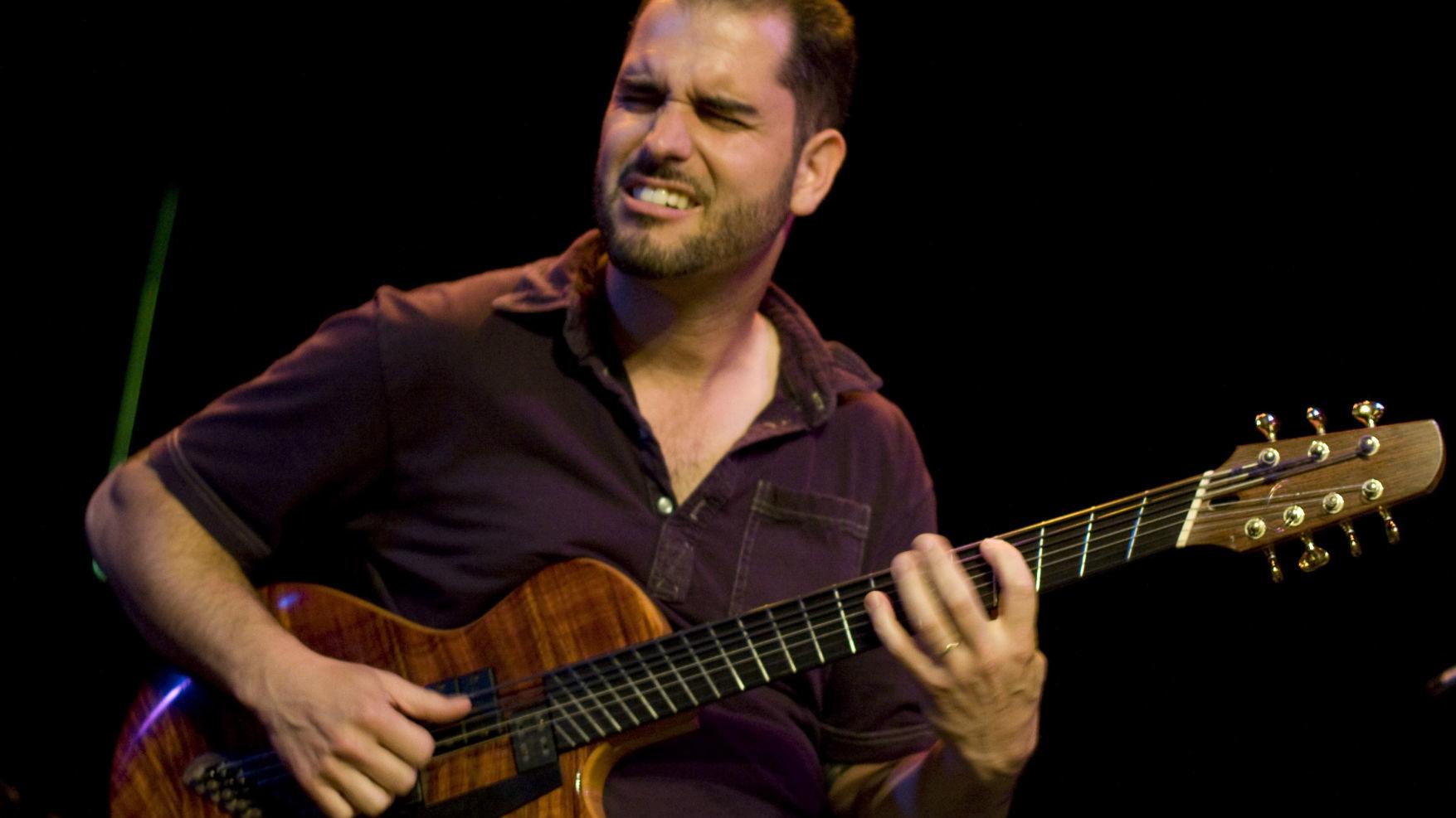 Hybrid guitarist Charlie Hunter teams with steel guitarist to open for Amythyst Kiah - Vimarsana News