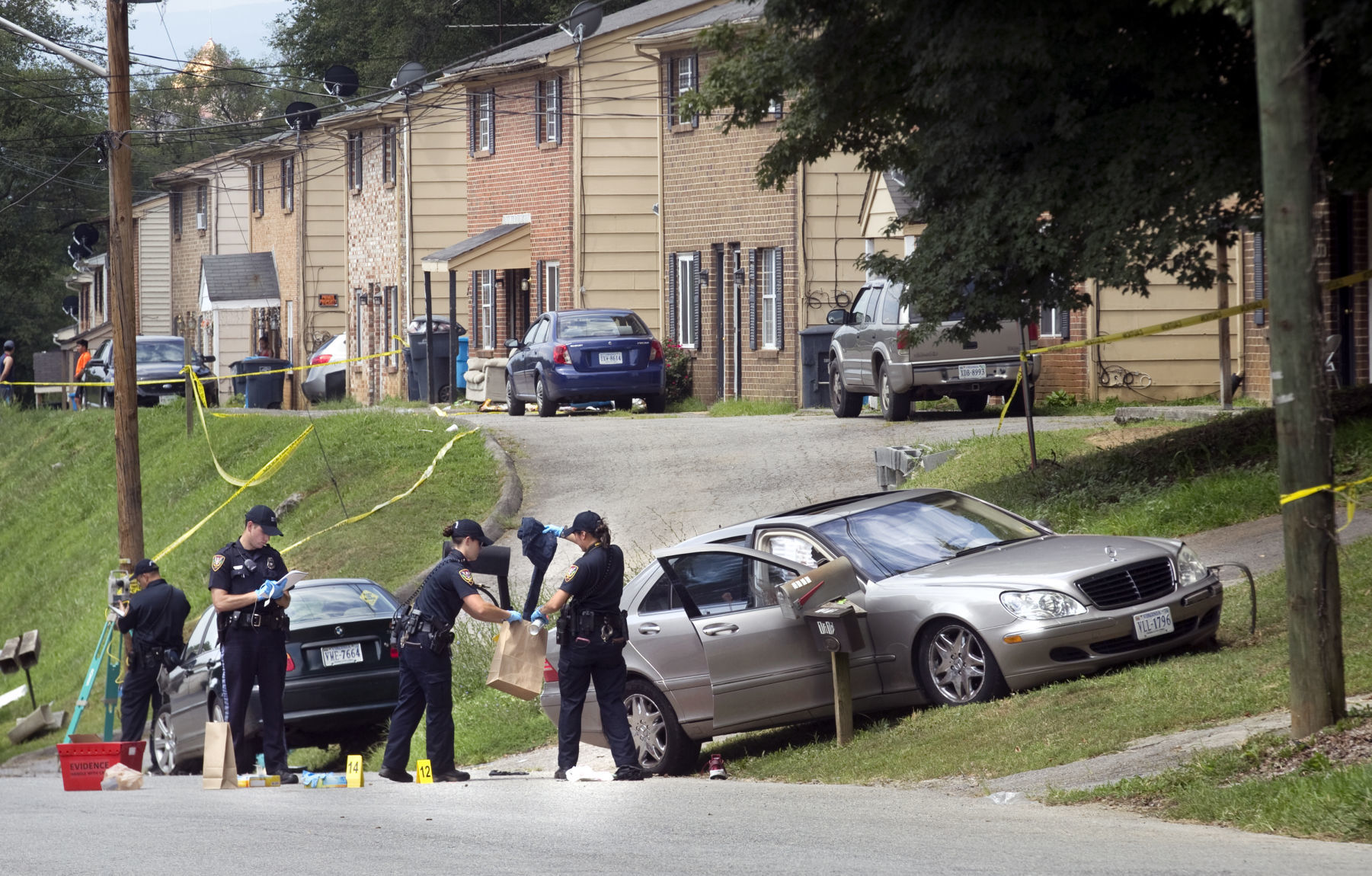 Roanoke Police Investigate Eastern Avenue Shooting | Gallery | Roanoke.com