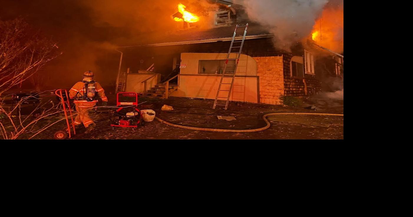 Family displaced by southwest Roanoke house fire