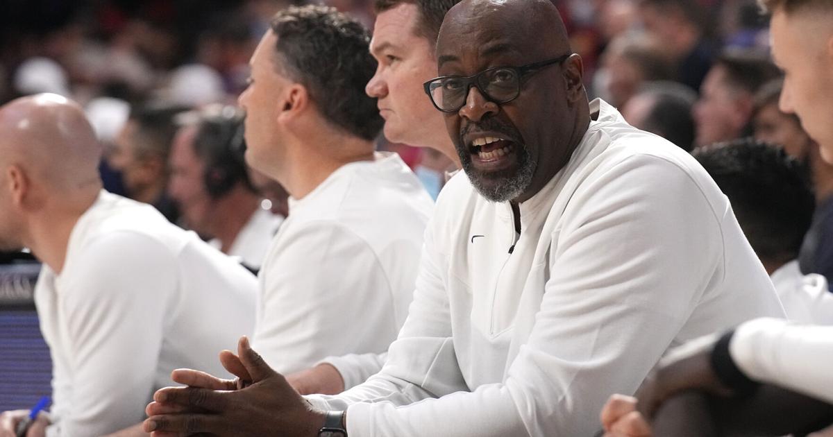 Former UNC assistant Steve Robinson back in Sweet 16, this time with Arizona Former UNC assistant Steve Robinson back in Sweet 16, this time with Arizona