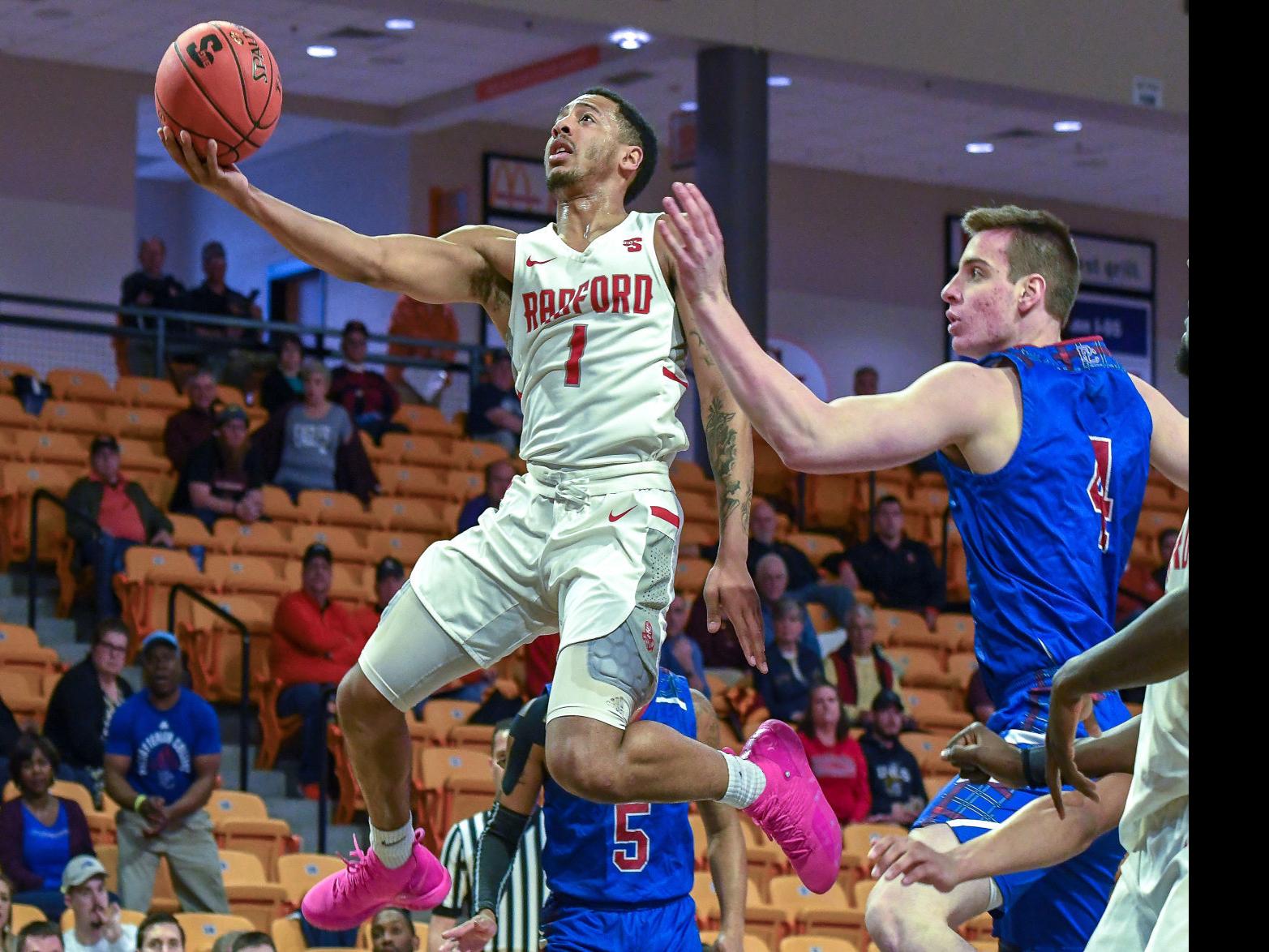 Ru Men S Basketball Highlanders Top Blue Hose To Advance To Big