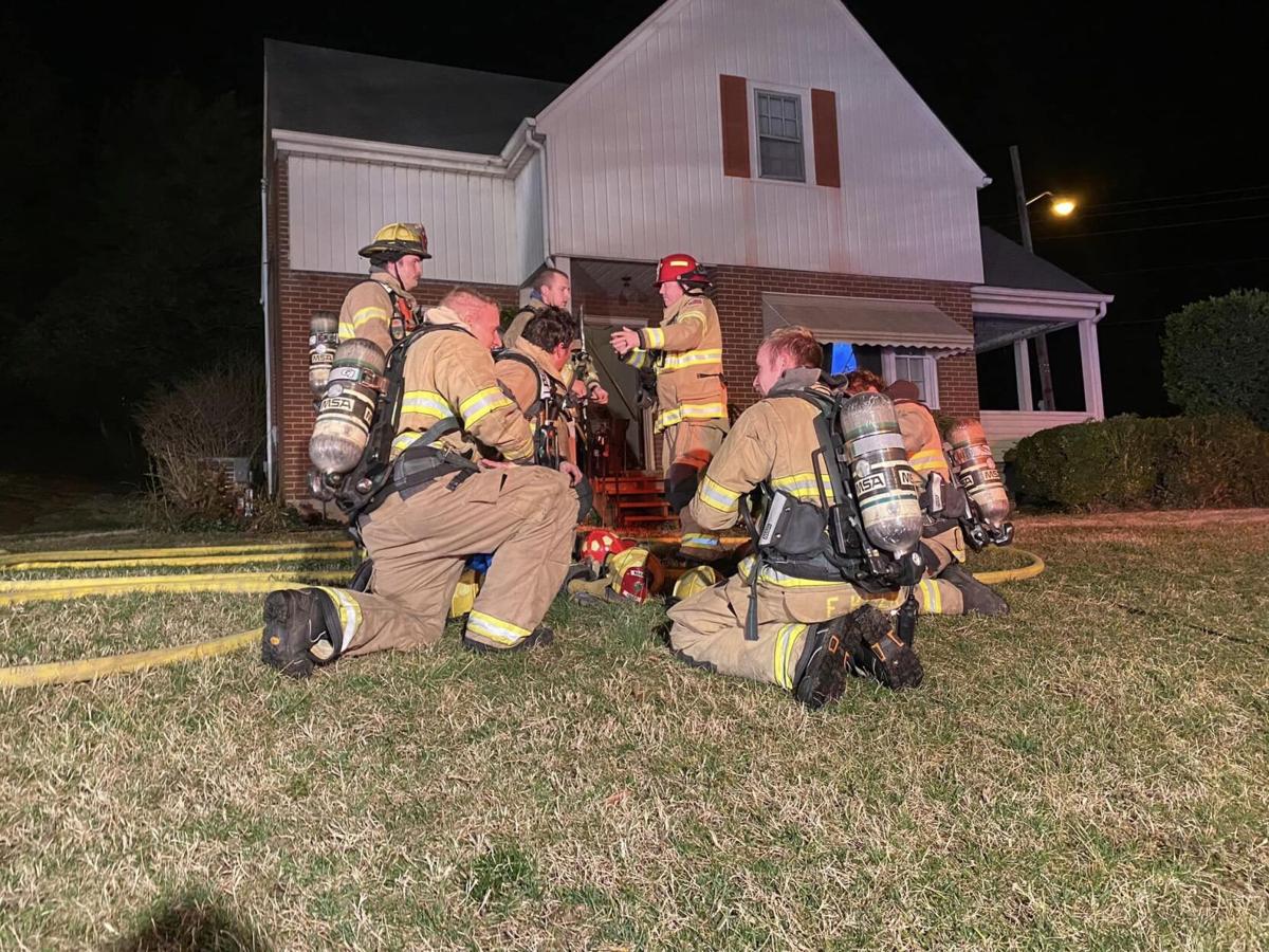 Apartments in Vinton residence damaged by fire