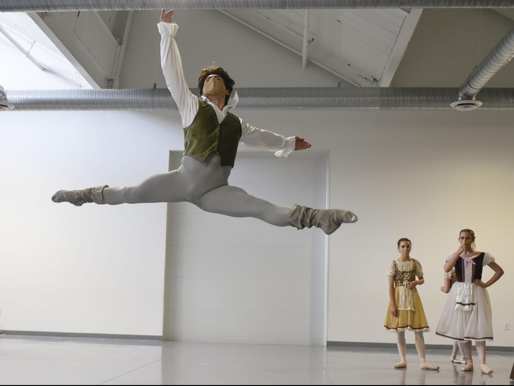 Southwest Virginia Ballet To Bring Dance Magic To Elmwood Park Stage Arts Roanoke Com