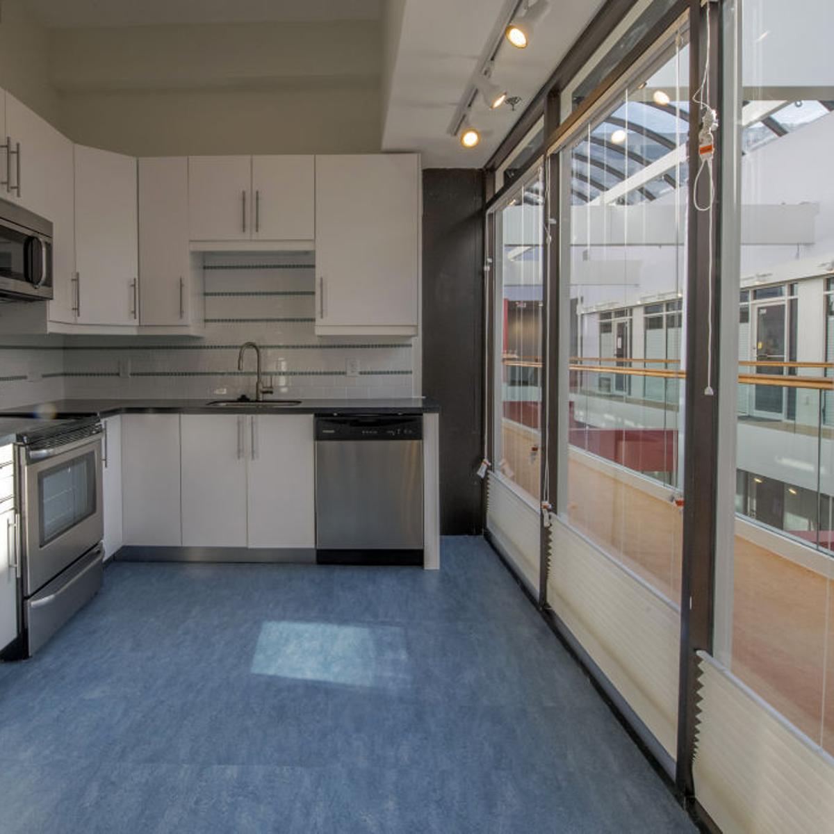 Arts Extras Aurora Brings New Color To Downtown Roanoke Art Arts Extras Aurora Brings New Color To Downtown Roanoke Art