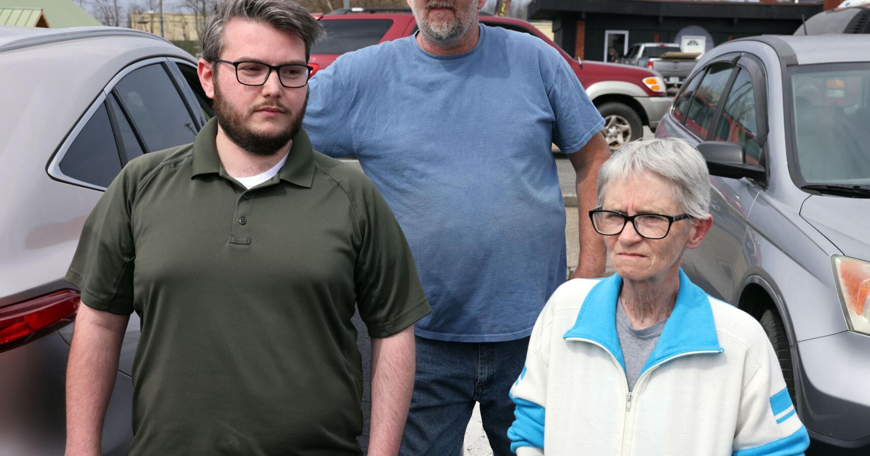 Pulaski County candle workers irked, say job loss needless - Vimarsana News