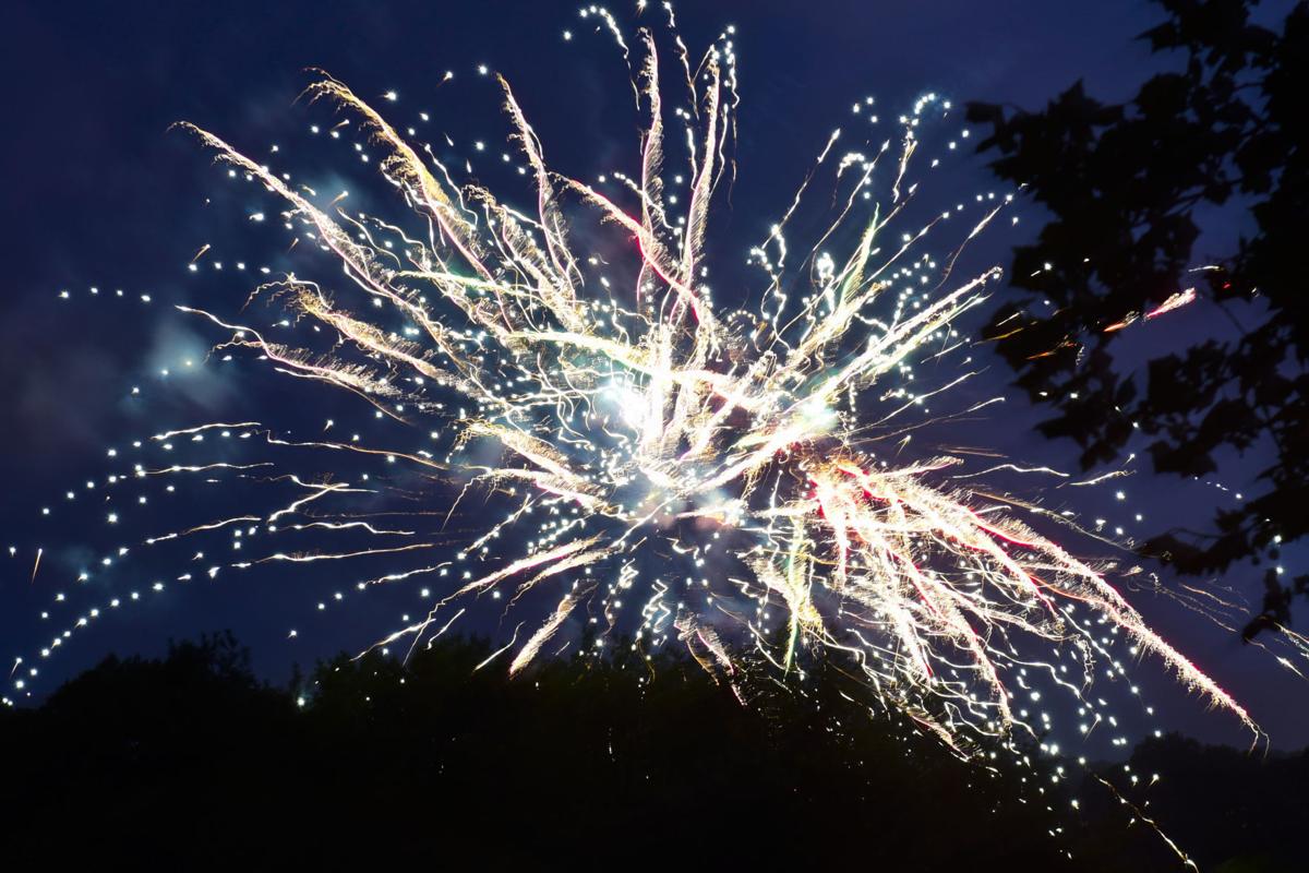 Roanoke urges fireworks fans to use shuttle buses to reach rescheduled