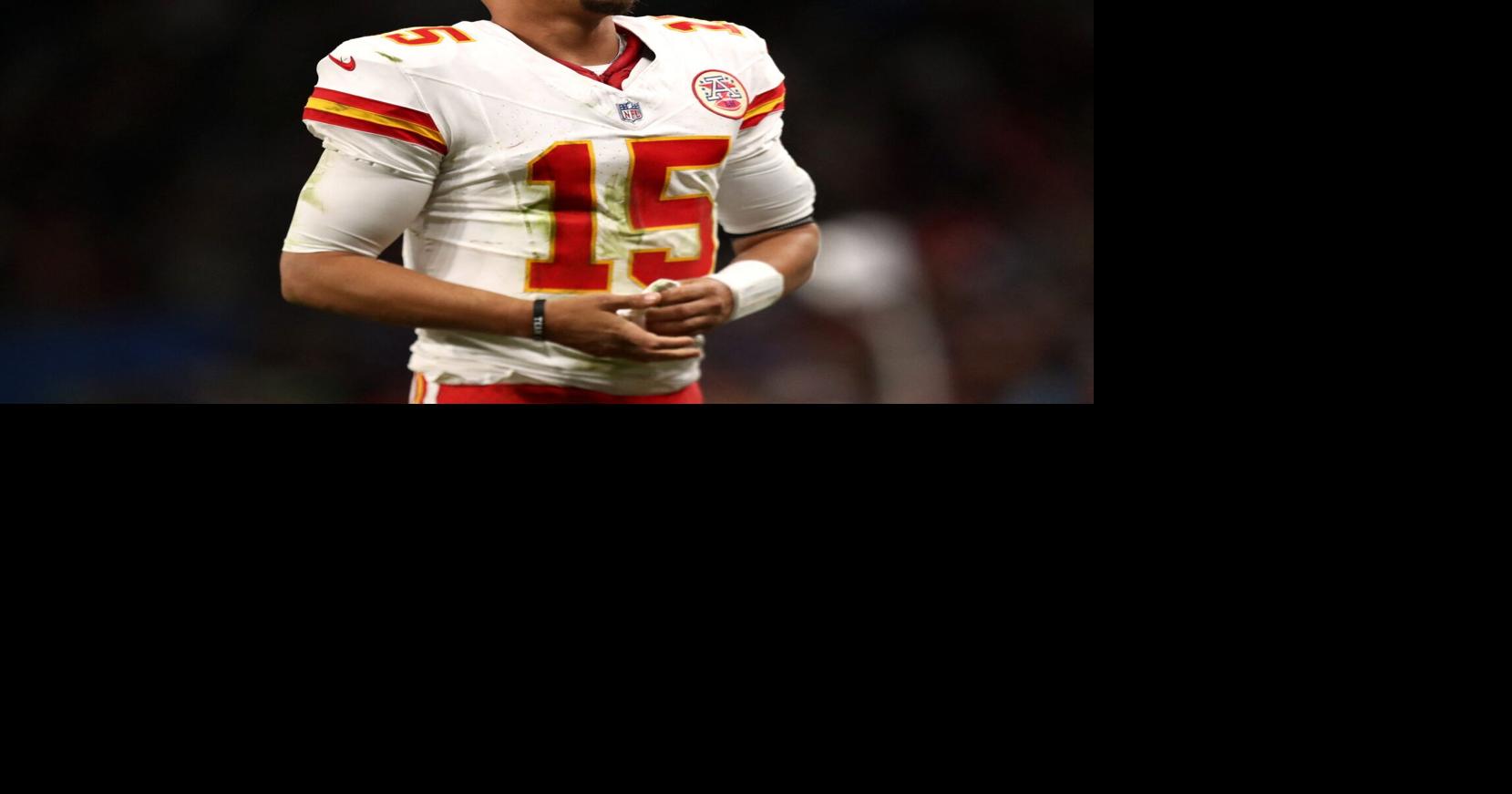 [US, Mexico & Canada customers only] Sep 5, 2025; Sao Paulo, BRAZIL; Kansas City Chiefs quarterback Patrick Mahomes (15) looks dejected after the game against the Los Angeles Chargers at Corinthians Arena. Mandatory Credit: Jean Carniel/Reuters via Imagn I