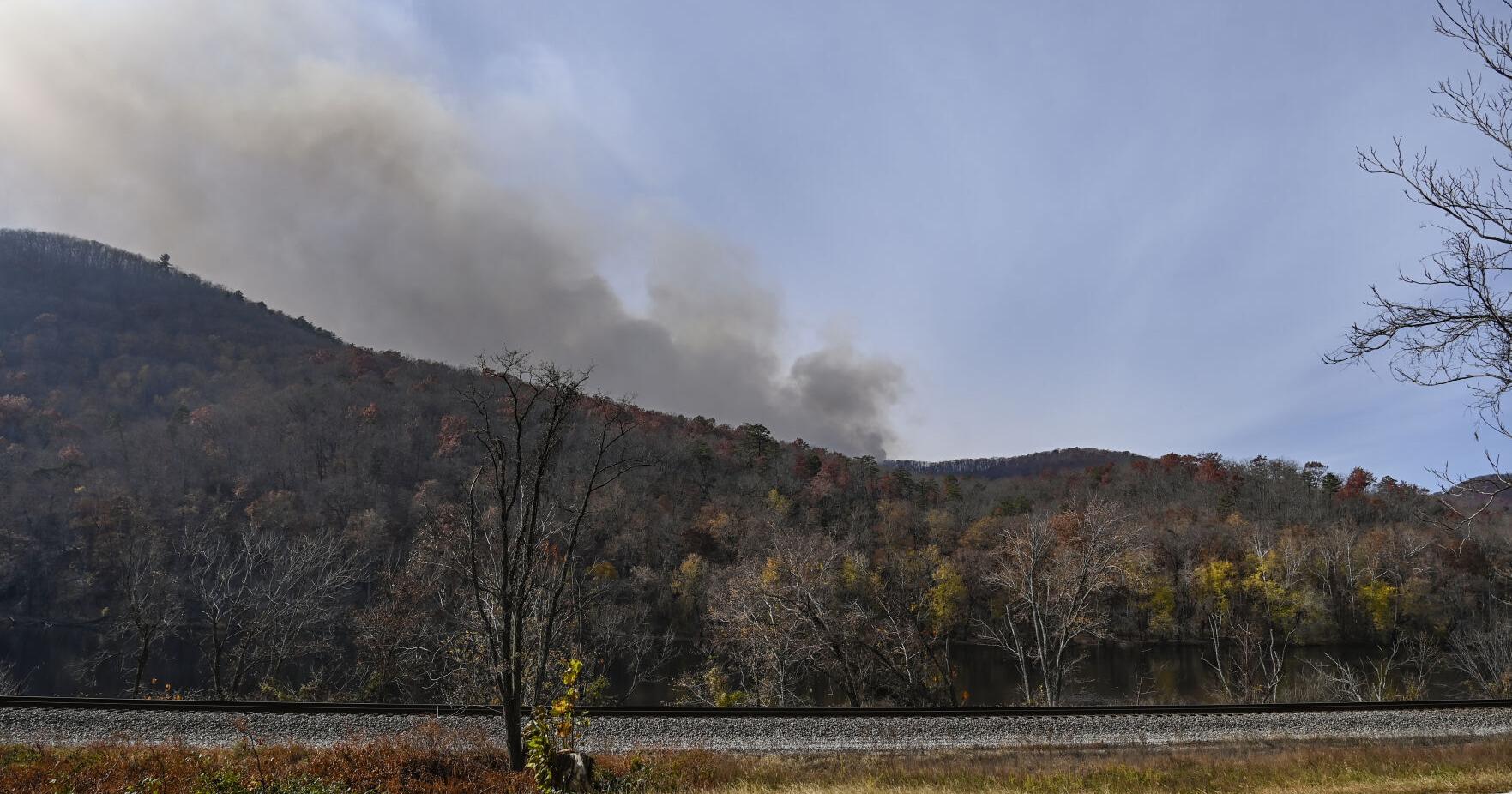 Matts Creek wildfire near Big Island causes trail closures - Vimarsana News