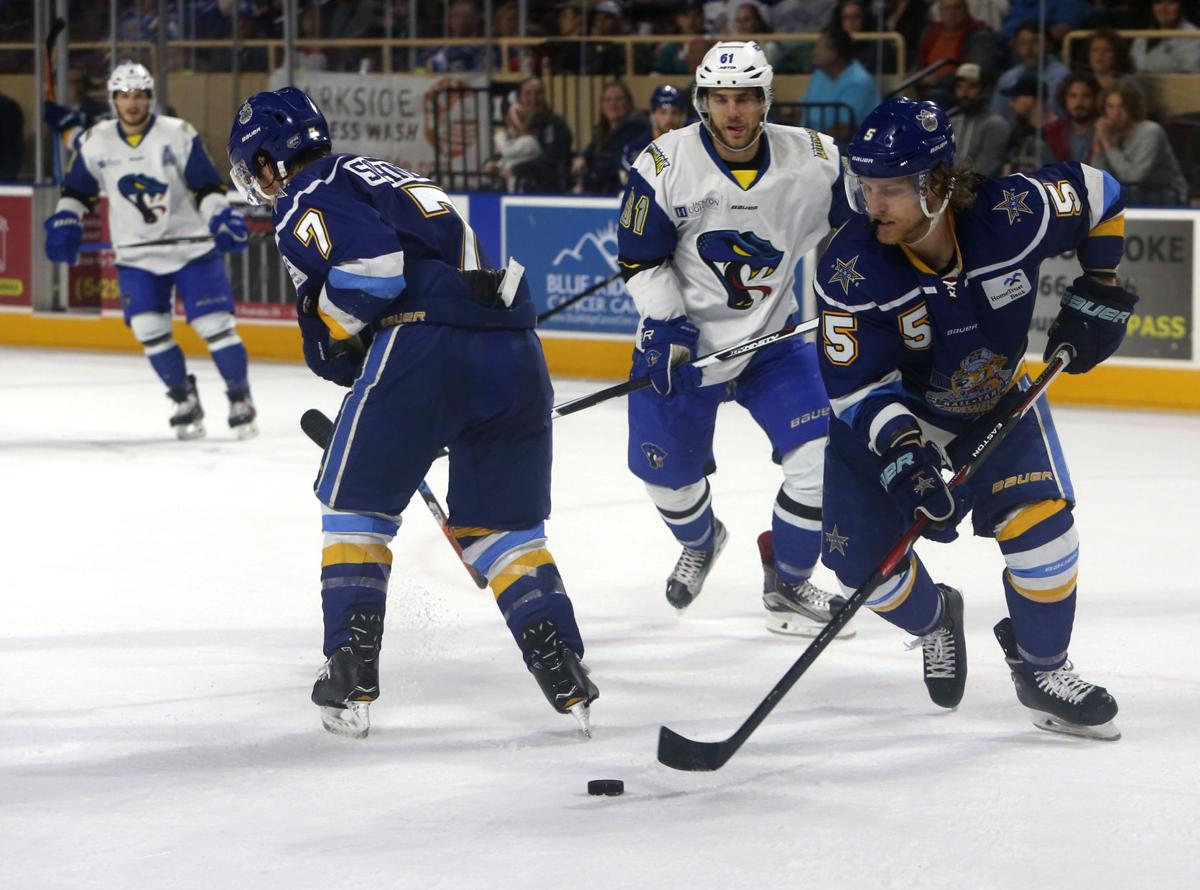No playoffs, but Rail Yard Dawgs persevere through inaugural season No playoffs, but Rail Yard Dawgs persevere through inaugural season
