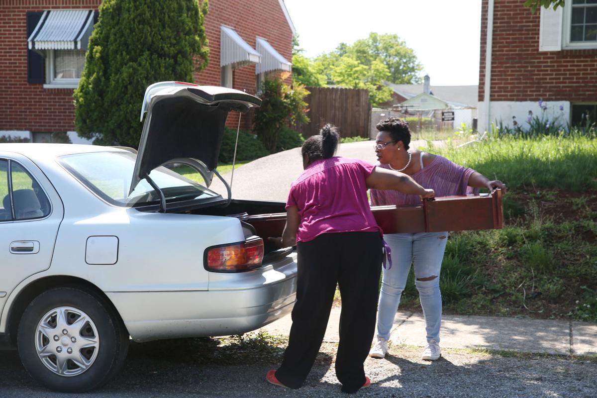 Mega Yard Sale Offers 24 Blocks Of Bargains In Roanoke Neighborhood Local News Roanoke Com