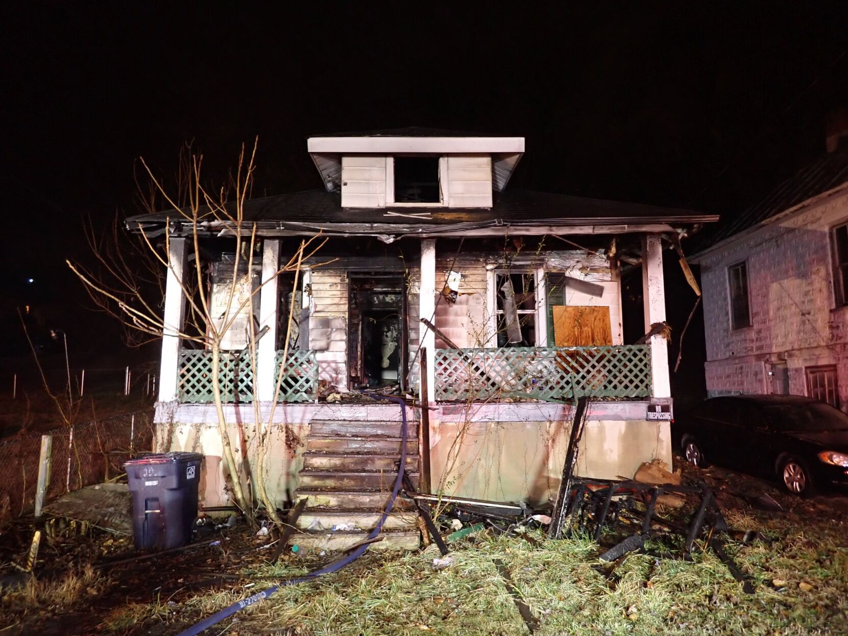 Accidental fire destroys vacant southeast Roanoke house