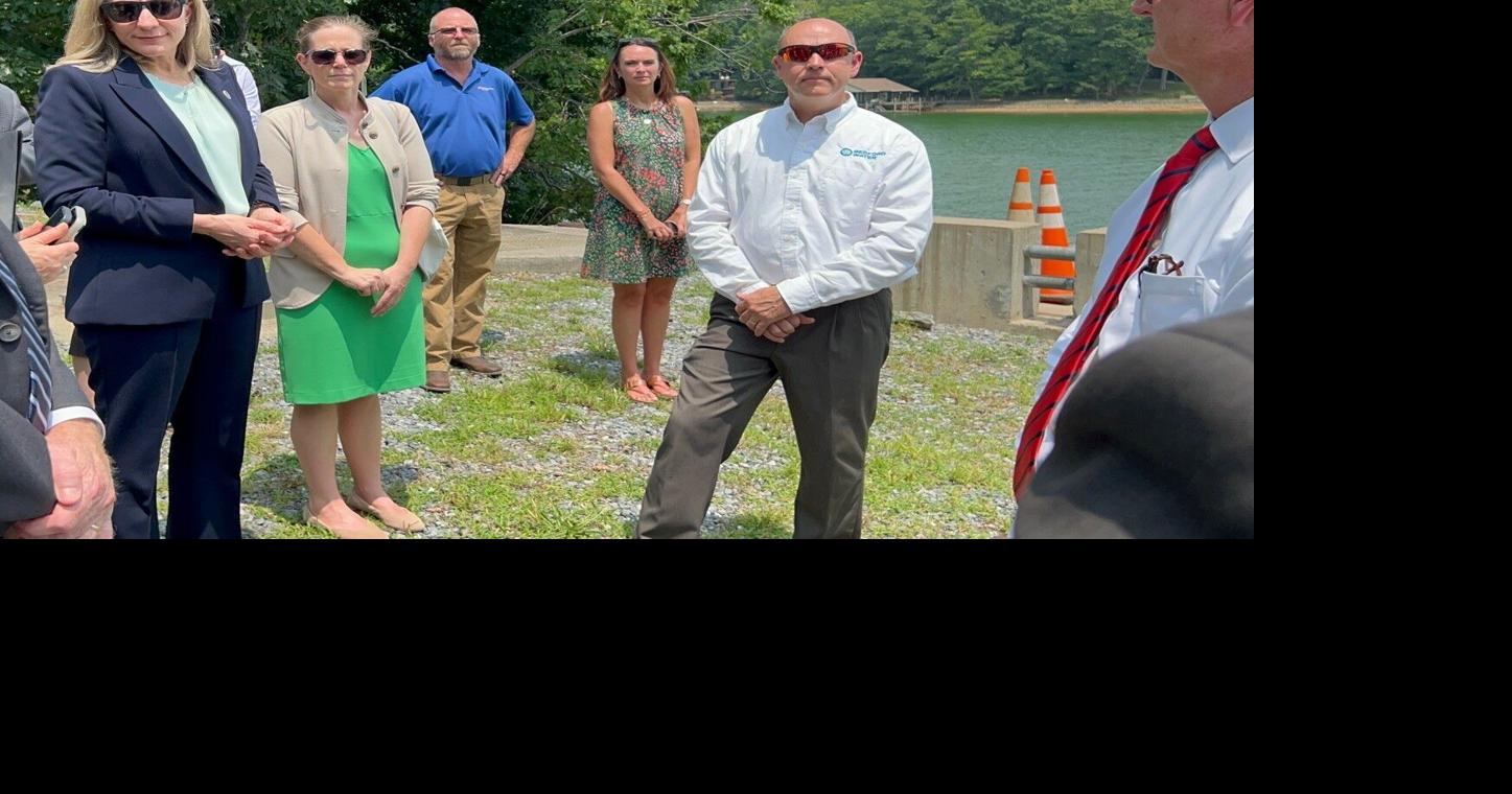 Governor visits Smith Mountain Lake to emphasize water conservation in drought