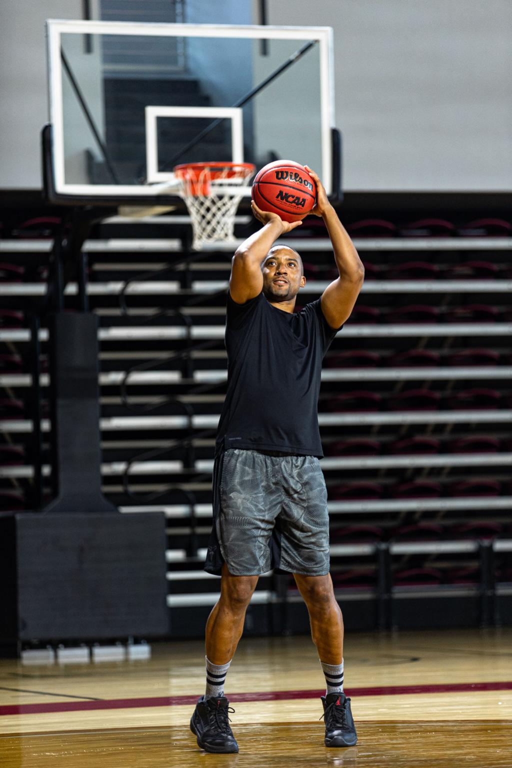 Former Uva Roanoke Catholic Star Reynolds Still Making A Living