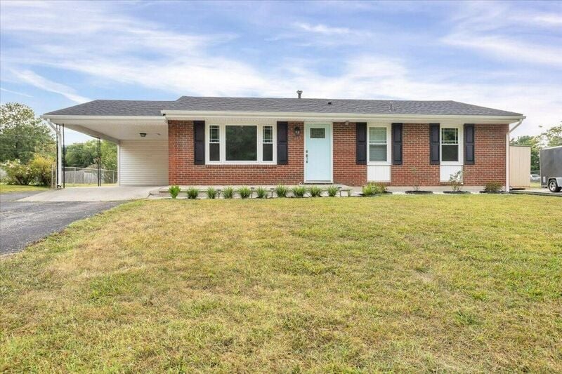 3 Bedroom Home in Roanoke 244,950