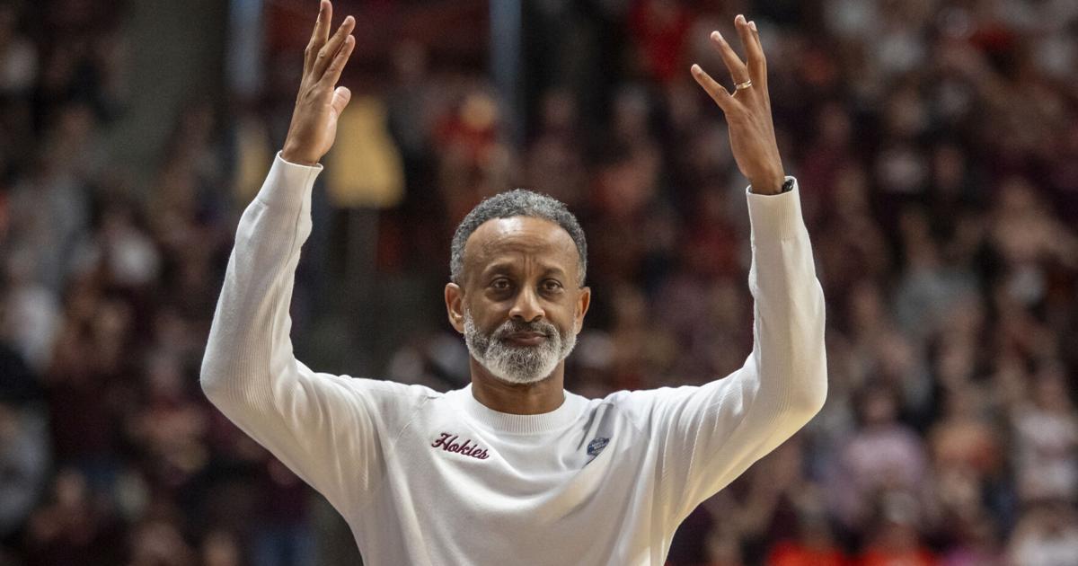 “Babcock dari Virginia Tech merasa senang mempertahankan Brooks “Babcock dari Virginia Tech merasa senang mempertahankan Brooks