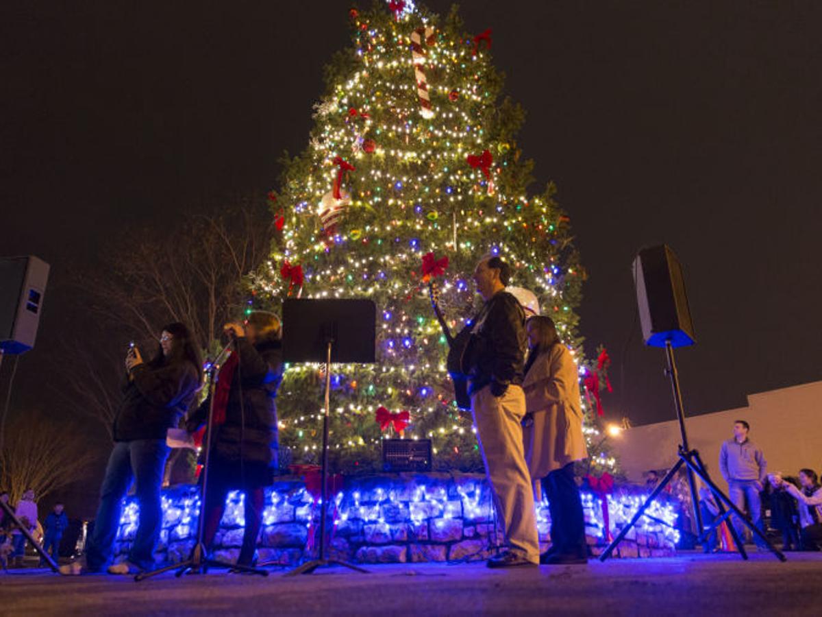 Salem Va Christmas Parade 2021 Salem Christmas Parade Flips The Script To Become A Drive Thru Local News Roanoke Com Salem Va Christmas Parade 2021 Salem Christmas Parade Flips The Script To Become A Drive Thru Local News Roanoke Com