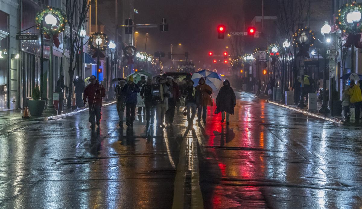 Scenes from the Downtown Roanoke Christmas Parade | Gallery | roanoke.com