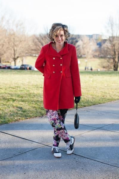 Liz Vanpelt Red With Flowers Virginia Tech Archive Roanoke Com