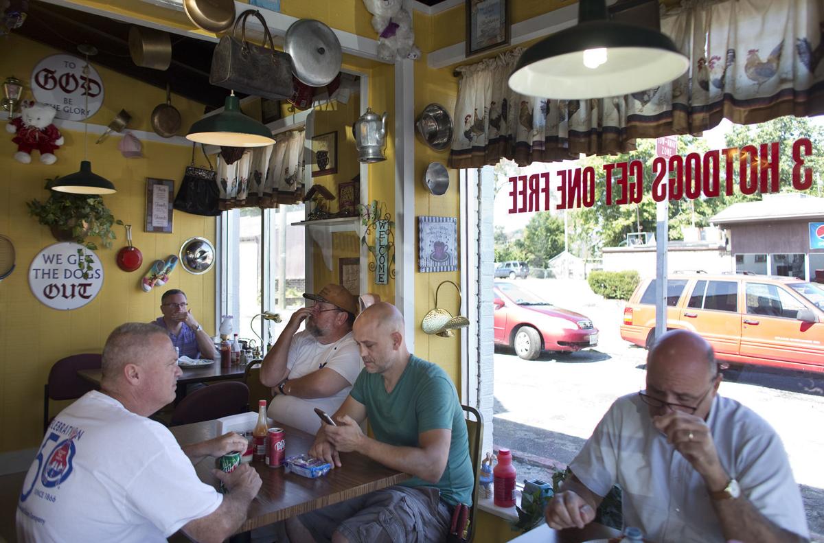 A cheeseburger at the Hot Dog Hut Photo
