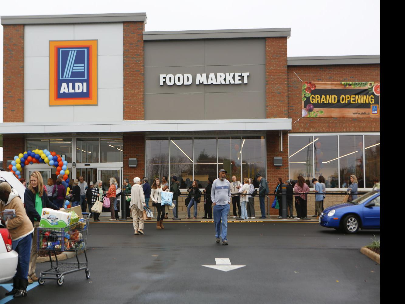 Roanoke S First Aldi Opens Business News Roanoke Com