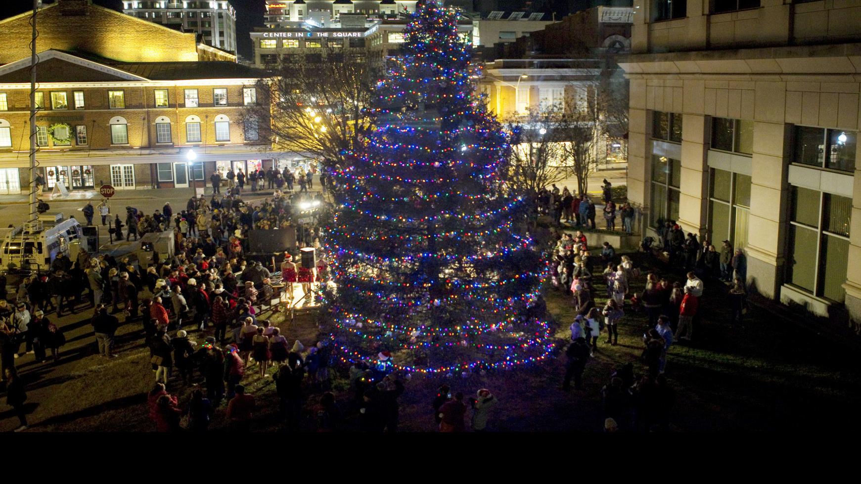 Day Of Roanoke Christmas Parade For 2022 Roanoke's Dickens Of A Christmas Is Reimagined, With No Parade But Many  Smaller Events | Business Local | Roanoke.com