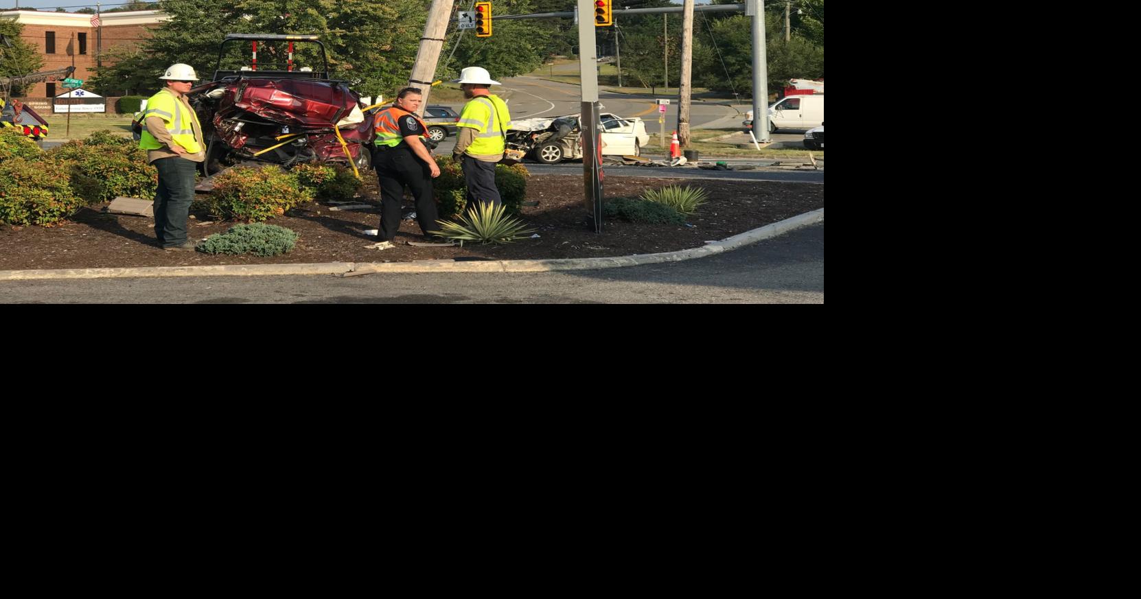 1 person killed in Roanoke County crash