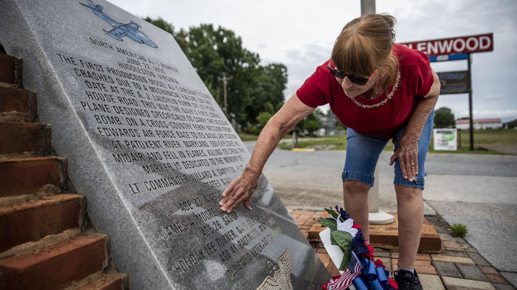 For the first time, woman visits site where her father died in Bedford County plane crash more than 70 years ago - Vimarsana News