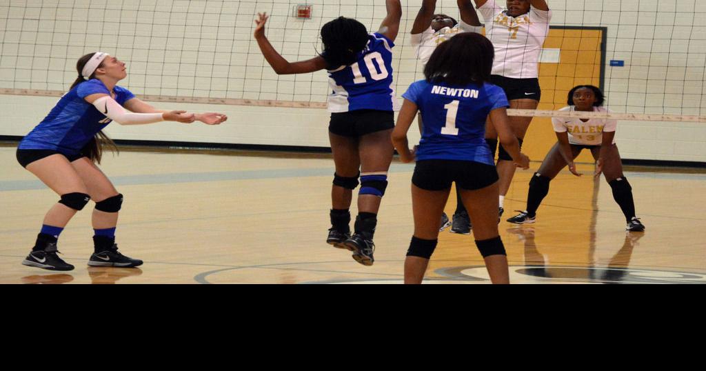 It's back and forth on the volleyball court Multimedia